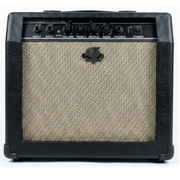 Amplificador BARRT CP-15 vista frontal - controles Boost, Volumen, Treble, Middle, Bass y Phones
